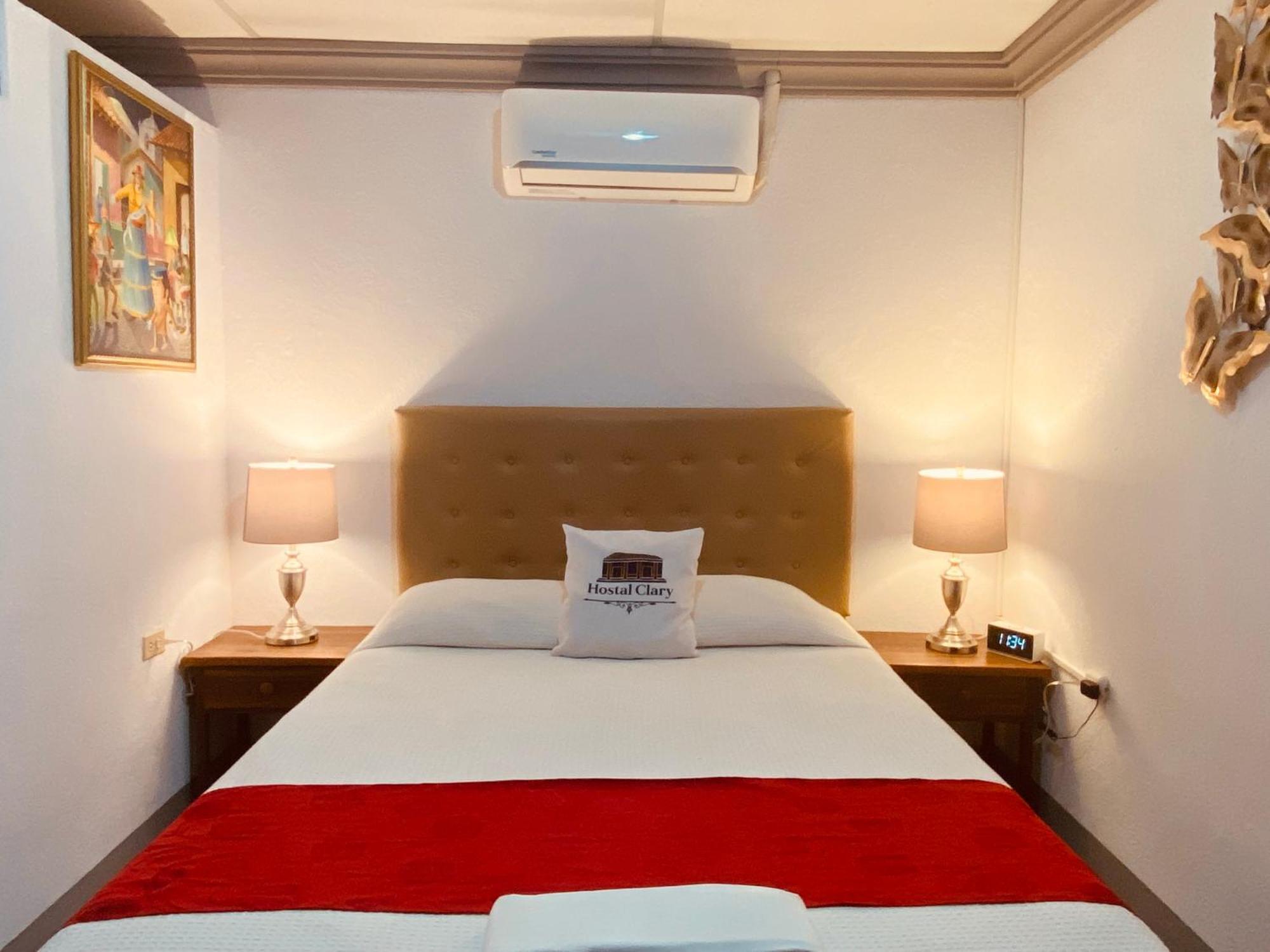 Hostal Clary Leon Ngoại thất bức ảnh