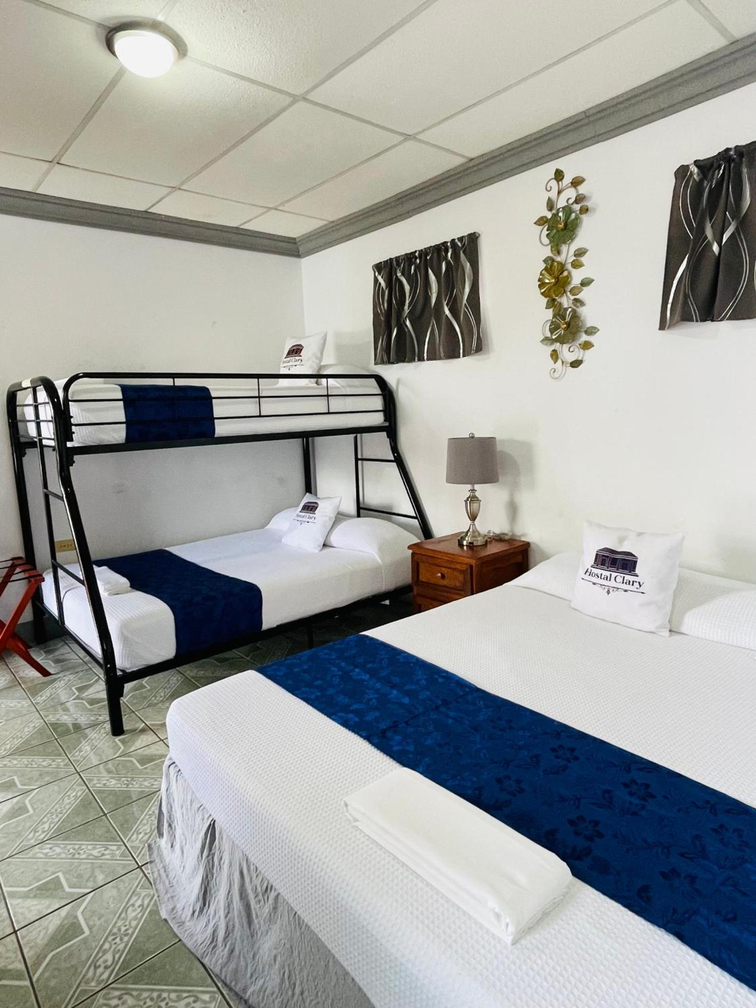 Hostal Clary Leon Ngoại thất bức ảnh