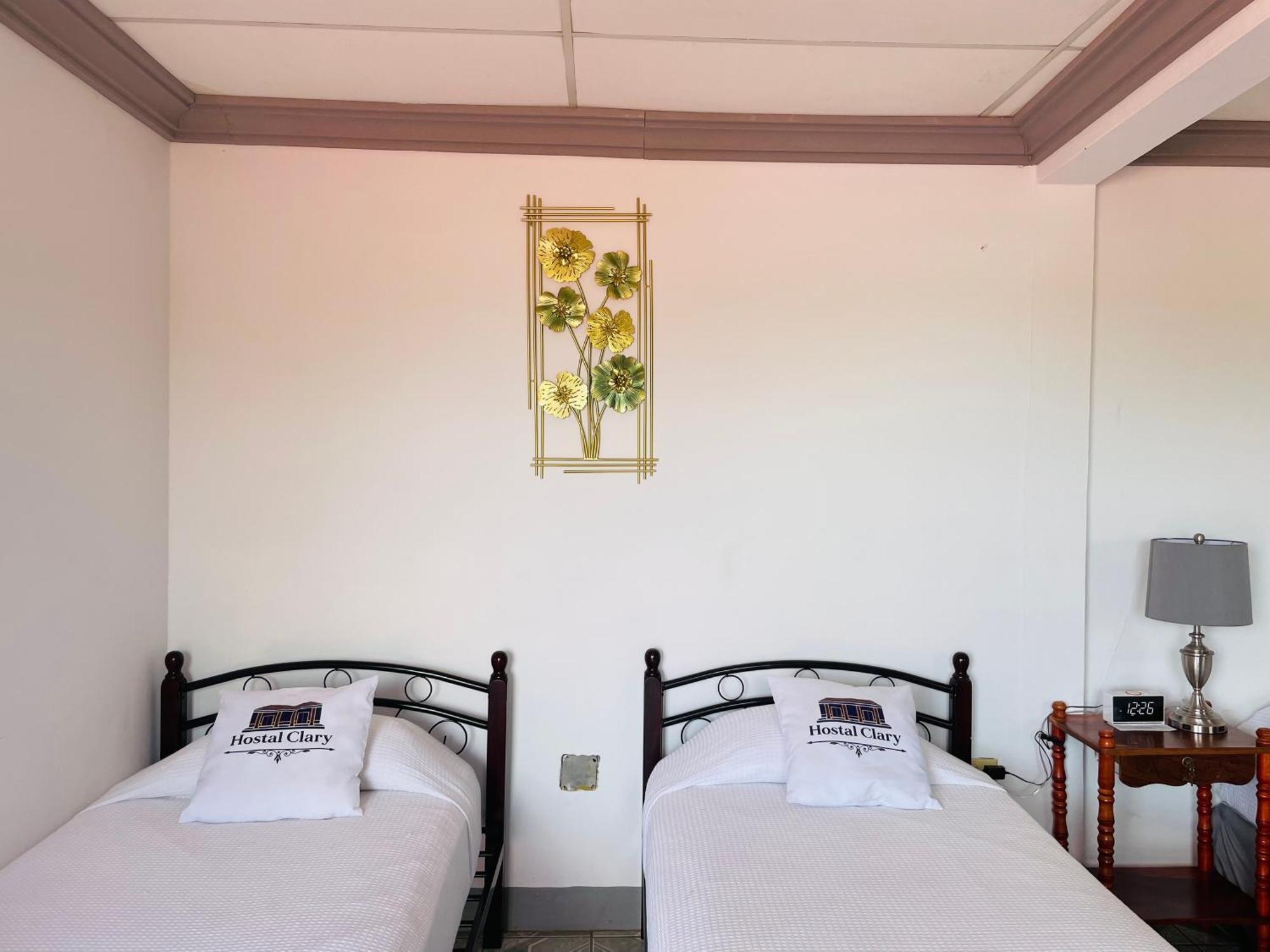 Hostal Clary Leon Ngoại thất bức ảnh