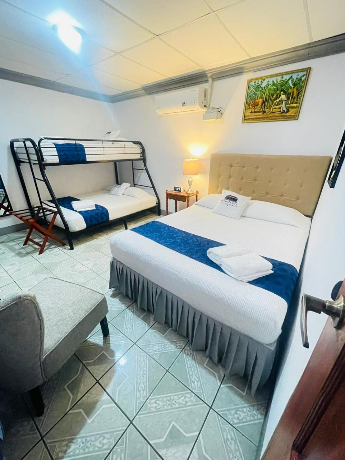 Hostal Clary Leon Ngoại thất bức ảnh