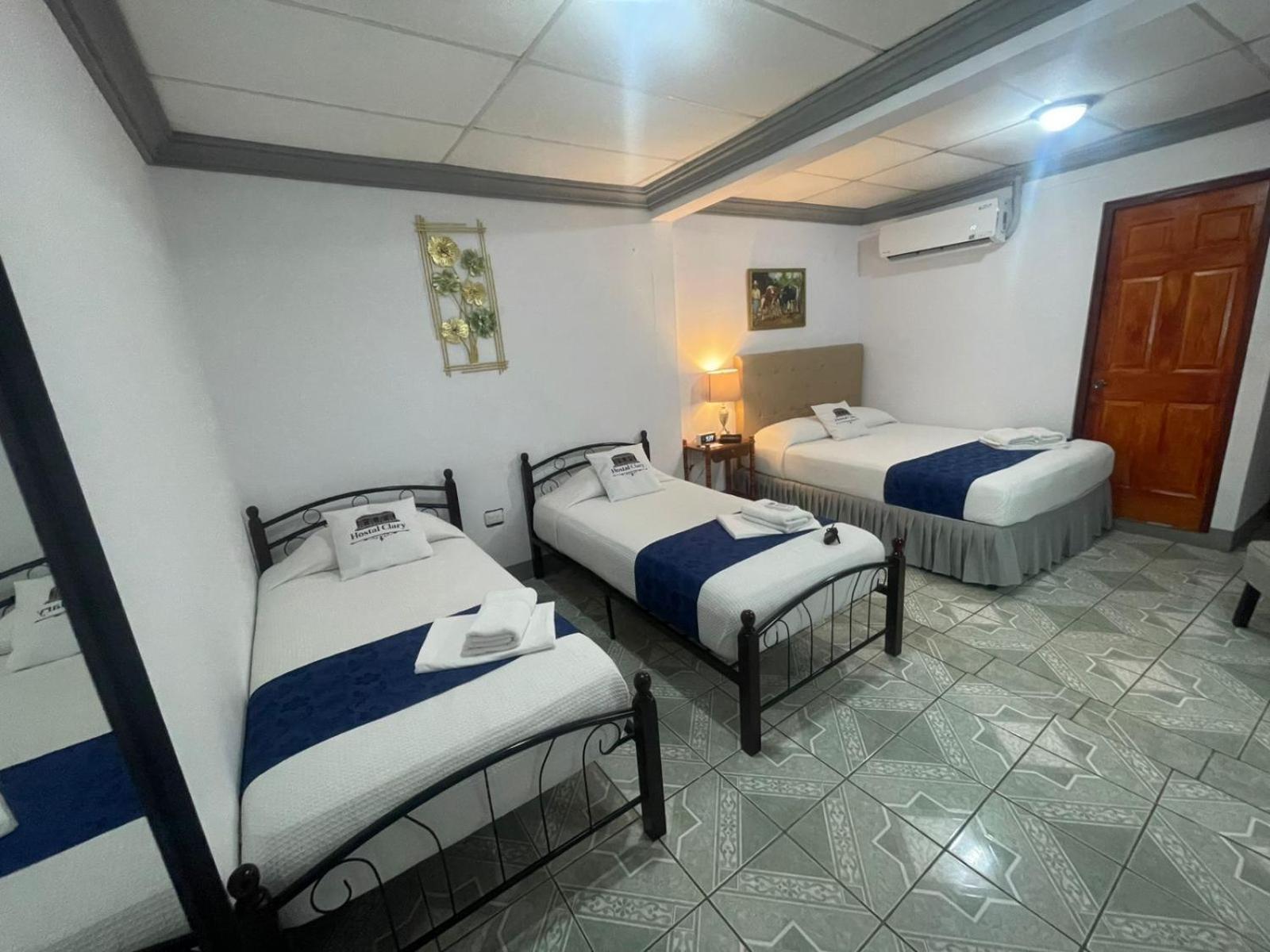 Hostal Clary Leon Ngoại thất bức ảnh